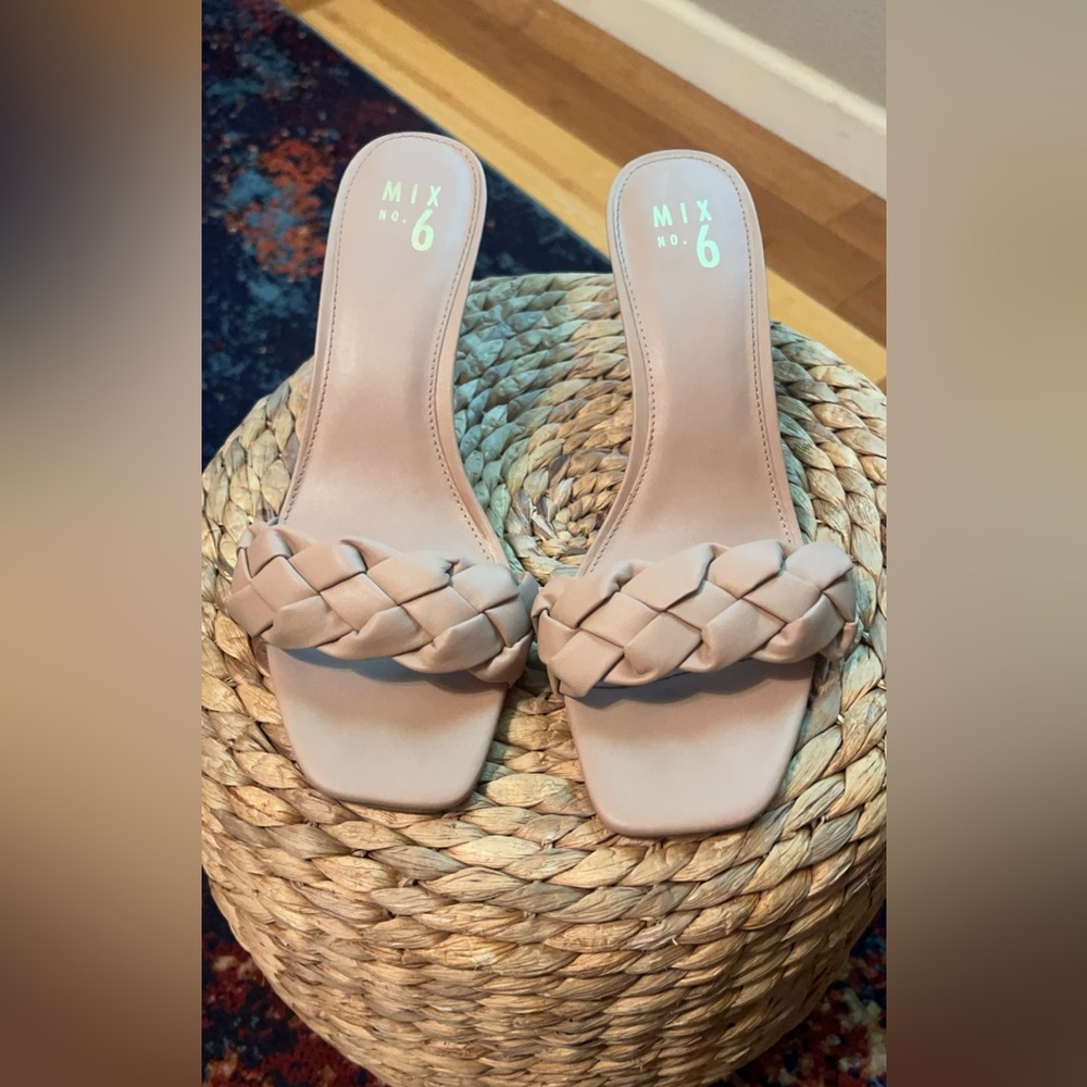CUTE LOW HEEL SANDAL BY MIX No 6